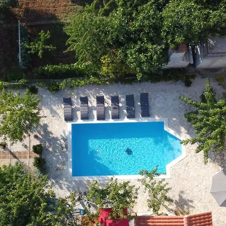 Apartment Retreat -
