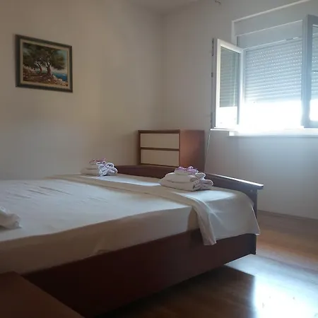 Apartment Retreat -